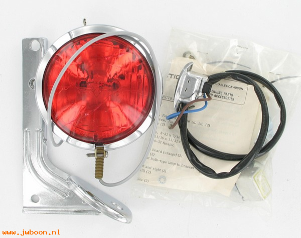   68658-70 (68658-70): Pursuit lamp/spotlight kit, right side,red lens - NOS - FLH 70-84