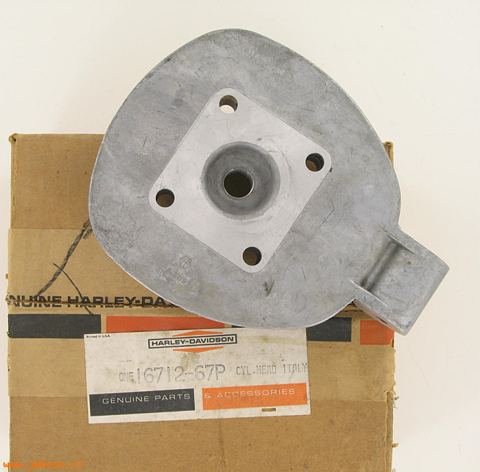   16712-67P (16712-67P): Cylinder head - NOS - Aermacchi M-50 67-72. X-90 1972. AMF