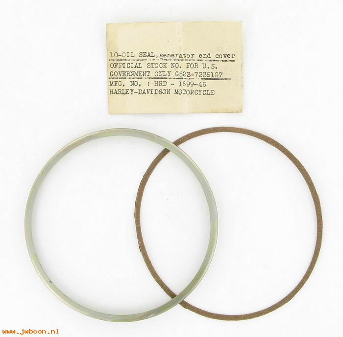    1699-46 ( 1699-46): Gasket & retainer for 1696-32 - NOS - Military '46-'52.Liberator