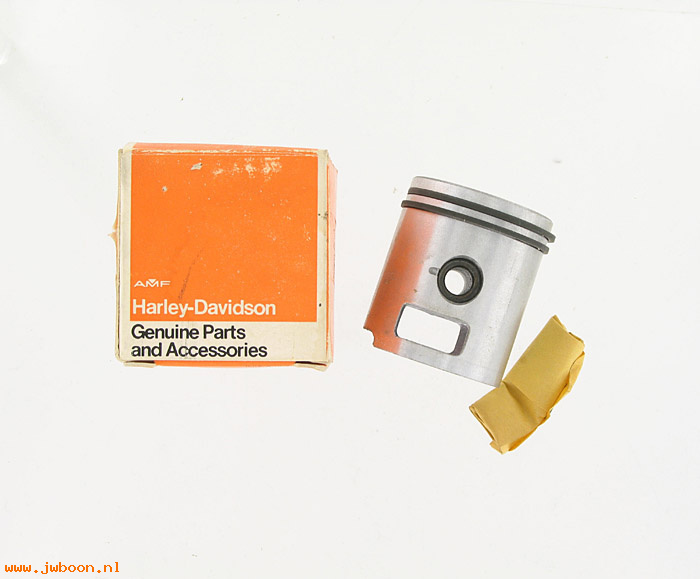   22031-67P (22031-67P): Piston with rings and pin  0.6 mm O.S. - NOS - Aermacchi, M-50