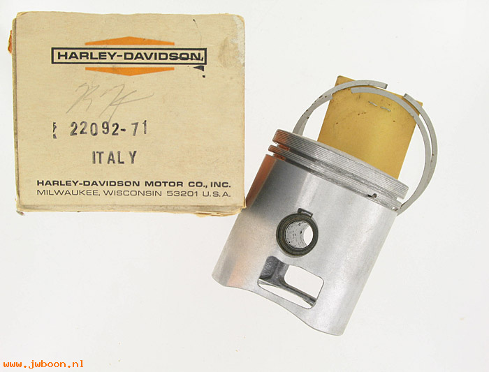   22092-71 (22092-71): Piston and rings assy.   + .2 mm - NOS - Snowmobile, Y 398 71-72