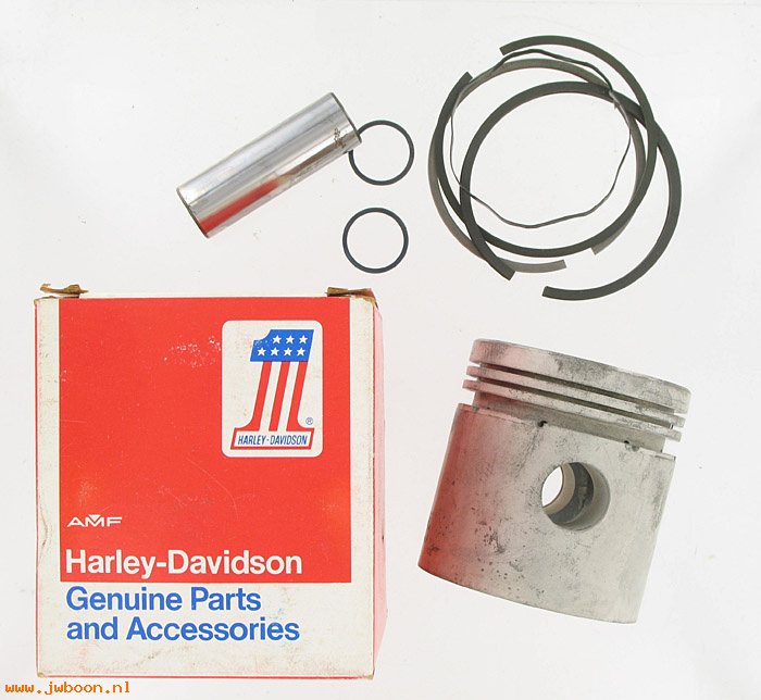   22253-29B (22253-29B / 253-29D): Piston w.late style rings&pin 750cc 37-73-Spirolox retainers-NOS