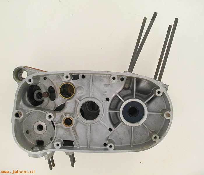   24519-73P (24519-73P): Set of crankcases,less bearings - NOS - Z-90,X-90 L73-75 in stock