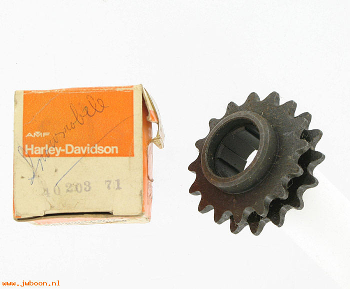   40203-71 (40203-71): Sprocket, 16 T  standard in '71-'72 - NOS - Snowmobile 71-75. AMF
