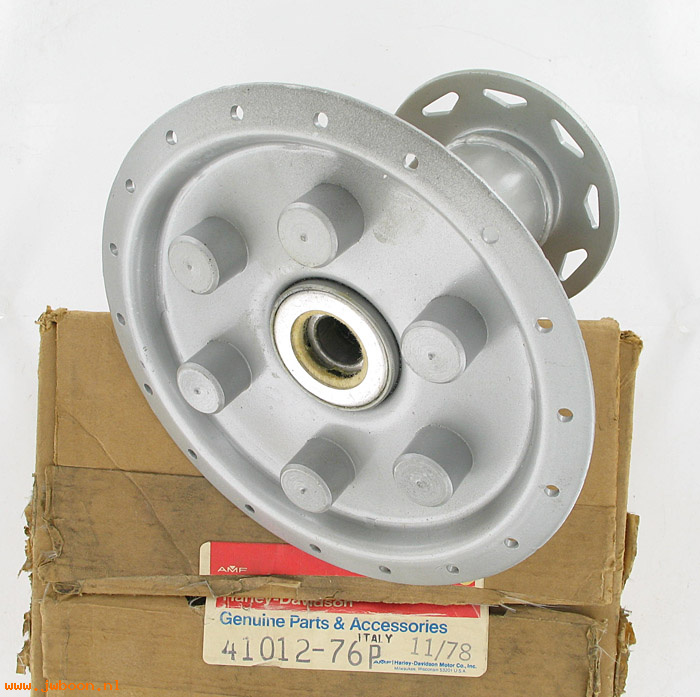   41012-76P (41012-76P / 26212): Rear hub assy. with bearings - NOS - SS/SX 175/250 L74-78. AMF