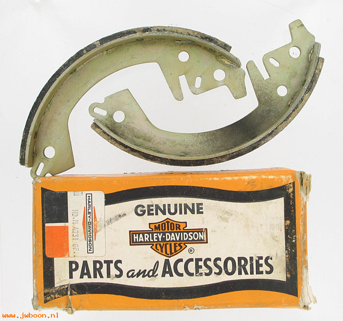   41800-58 (41800-58): Set of brake shoes & linings - pressed steel drum - NOS - FL e'58