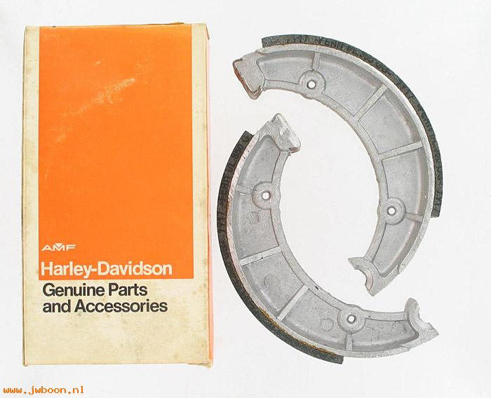   43056-74 (43056-74 / 21606): Set of brake shoes w.linings-front (rear e'74)-NOS-SS/SX 175/250