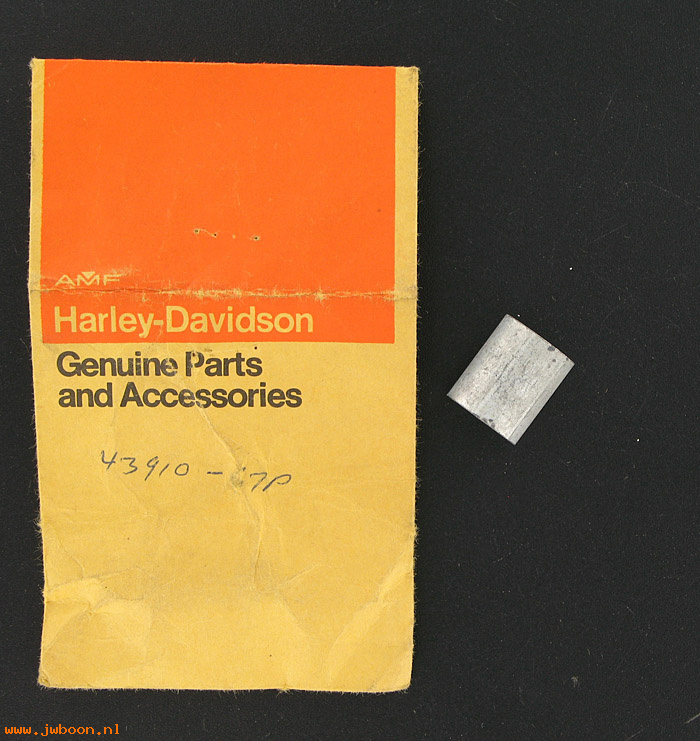  43910-67P (43910-67P): Inner spacer, side plate - NOS - Aermacchi M-50 '67-'72. AMF H-D