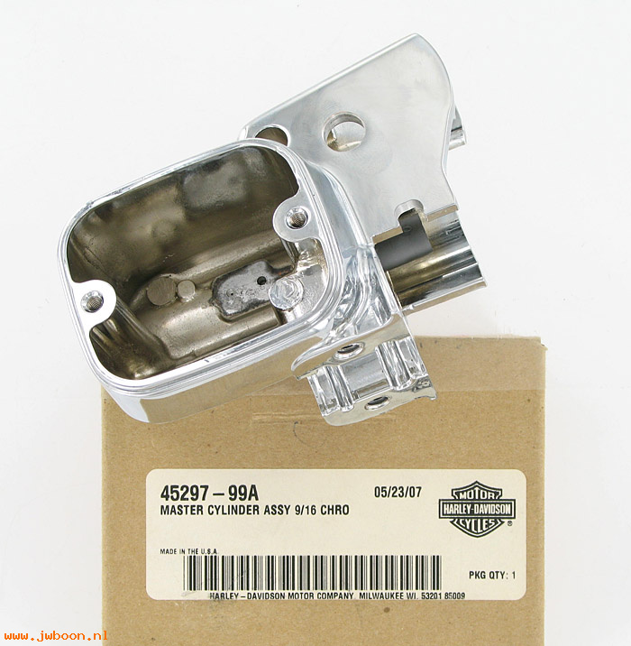   45297-99A (45297-99A): Front brake master cylinder, 9/16" - single disc - NOS