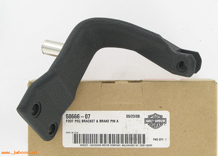   50666-07 (50666-07 / 50649-90): Foot peg bracket & brake pin - NOS - FXD, Dyna