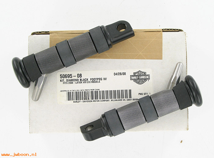   50695-08 (50695-08): Footpeg pair w.wear peg, Diamond black collection - NOS - XR1200
