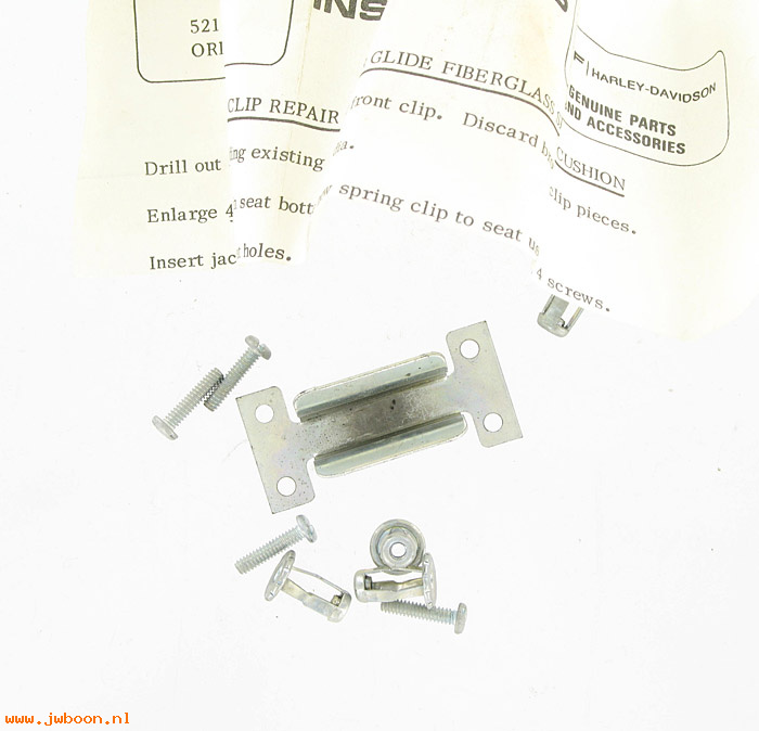   52110-71 (52110-71): Seat clip repair kit - front - NOS - Super Glide FX '71-'72. AMF