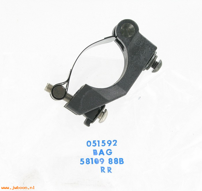   58109-88B (58109-88B): Windshield clamp-NOS,FXRS-CON late'89-'94.FXDS-CON '94-'00