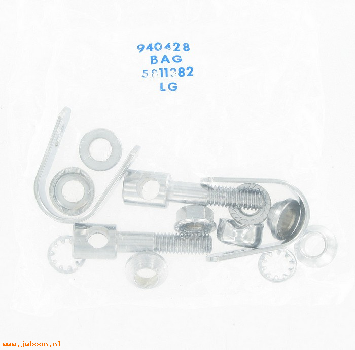   58113-82 (58113-82): Handlebar clamp kit - windshield - NOS - XL, FX. FXSTS,FXR,FXDB
