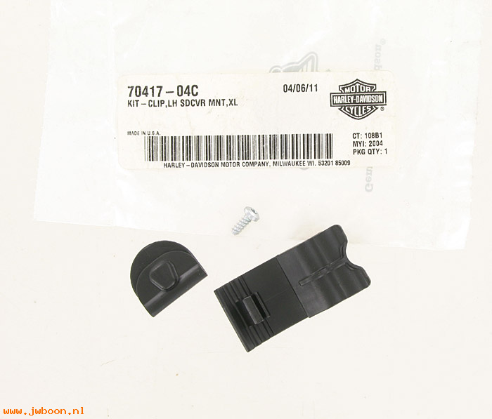   70417-04C (70417-04C): Clip - side cover mounting, left, rear - NOS - Sportster XL 04-