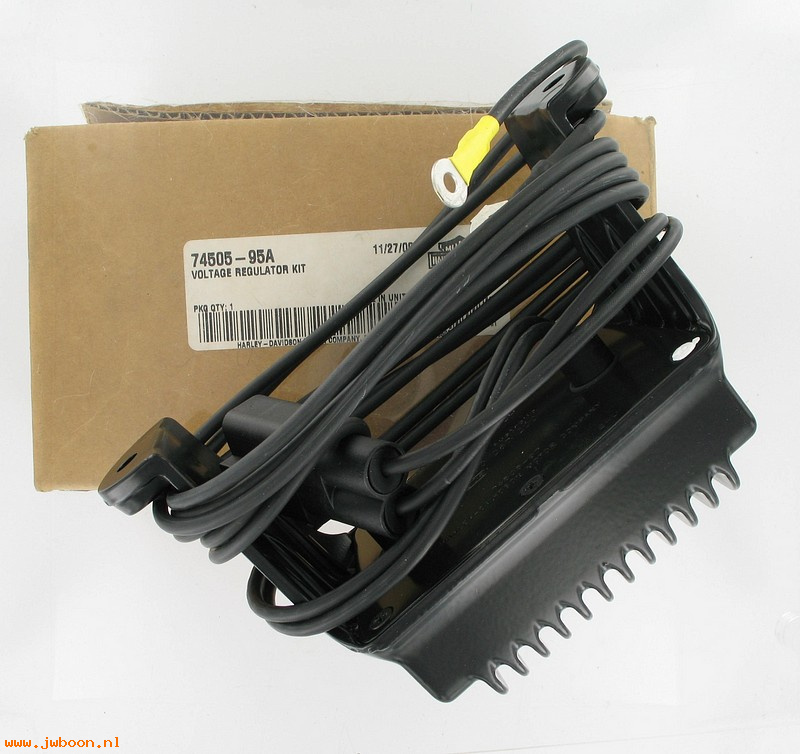   74505-95A (74505-95A): Voltage regulator kit - w.regulator 74505-97A - NOS - FLT, FLHR