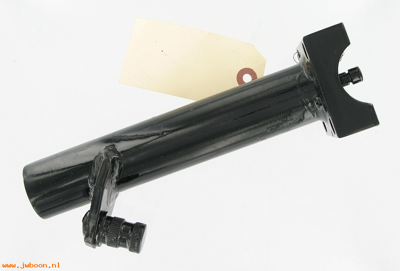   87014-85 (87014-85): Rear mounting bracket - frame & passenger footrest - NOS - RLE