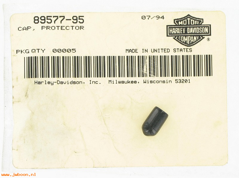   89577-95 (89577-95): Cap - thread protector - NOS - Touring 95-07. Softail 2002, siren