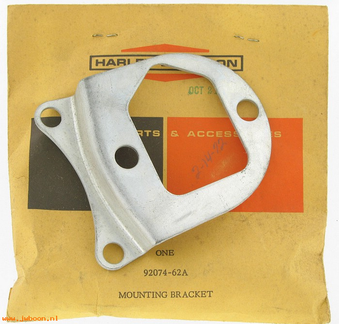   92074-62A (92074-62A): Mounting bracket - NOS - XLCH L62-64. XLH 57-66