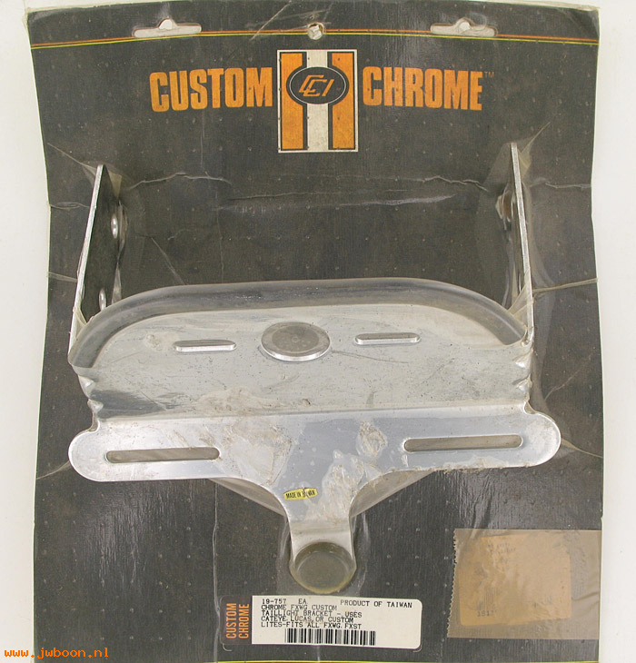 D CC19-757 (): Custom Chrome FXWG custom taillight bracket