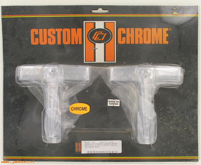 D CC98-379 (): Custom Chrome passenger footboard support kit