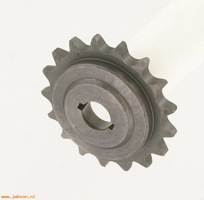 R   2035-41 (35204-41): 17 T mainshaft sprocket (without oil seal) - NOS - 750cc '42-'73